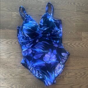 Miraclesuit Pandora Blue Tropical Floral Slimming One Piece Swimsuit Size 16